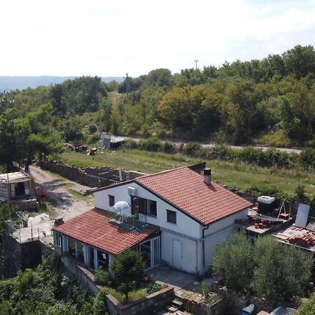 Apartments Pomjan Pogled Na Gore Luaran gambar