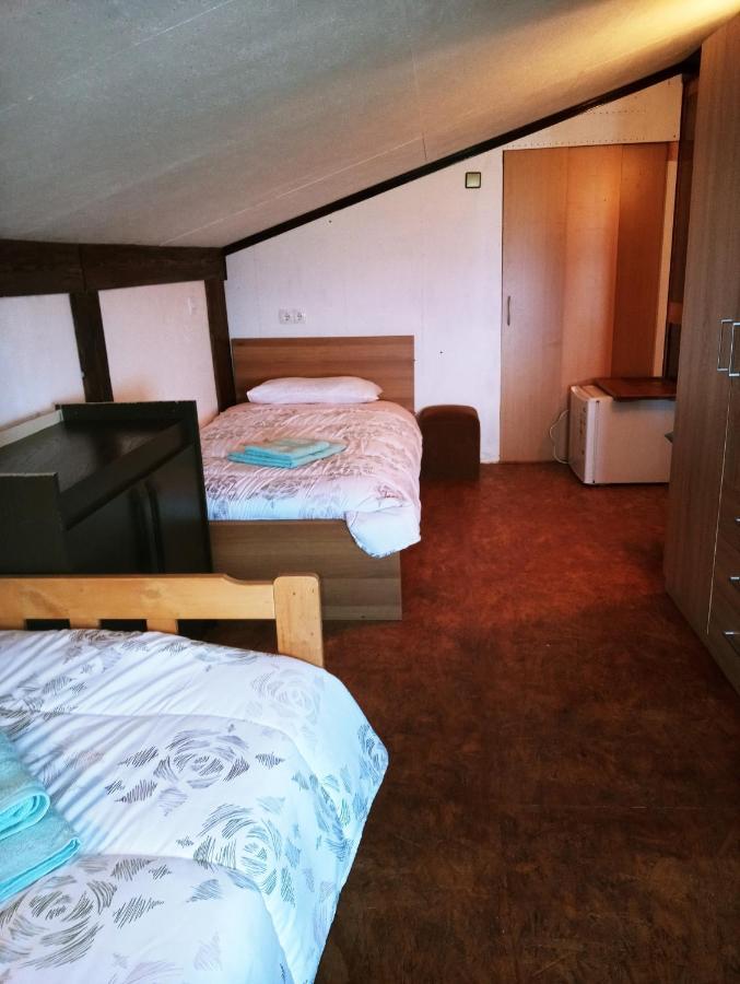 Apartments Pomjan Pogled Na Gore Luaran gambar