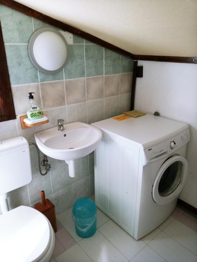 Apartments Pomjan Pogled Na Gore Luaran gambar