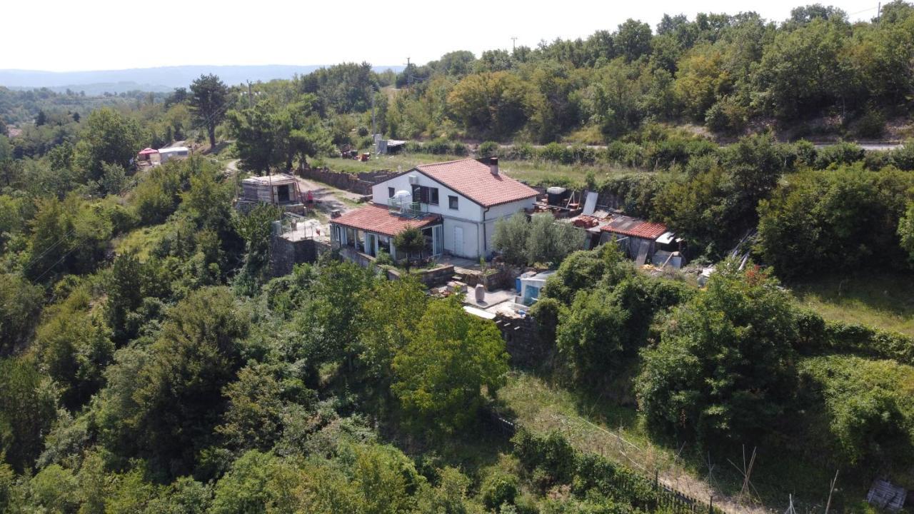 Apartments Pomjan Pogled Na Gore Luaran gambar