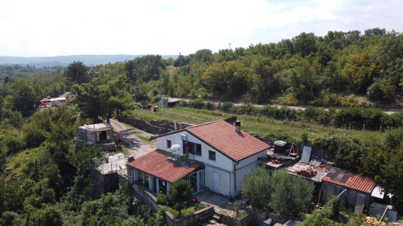 Apartments Pomjan Pogled Na Gore Luaran gambar